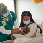 3.2_9.22-099_ldnurse-mom-baby